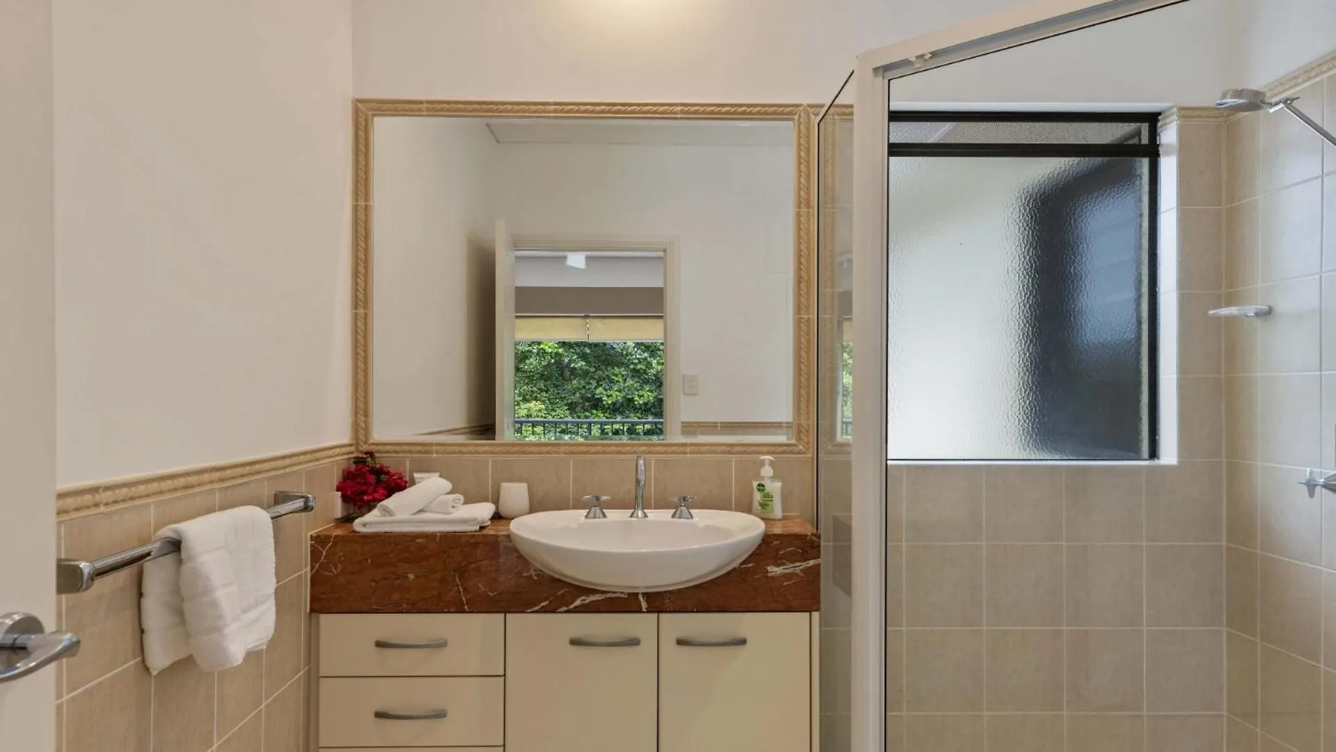 Holiday home Villa Lumina Port Douglas Australia